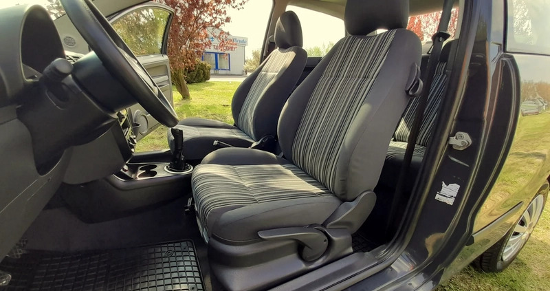 Volkswagen Fox cena 7500 przebieg: 236574, rok produkcji 2005 z Tczew małe 562
